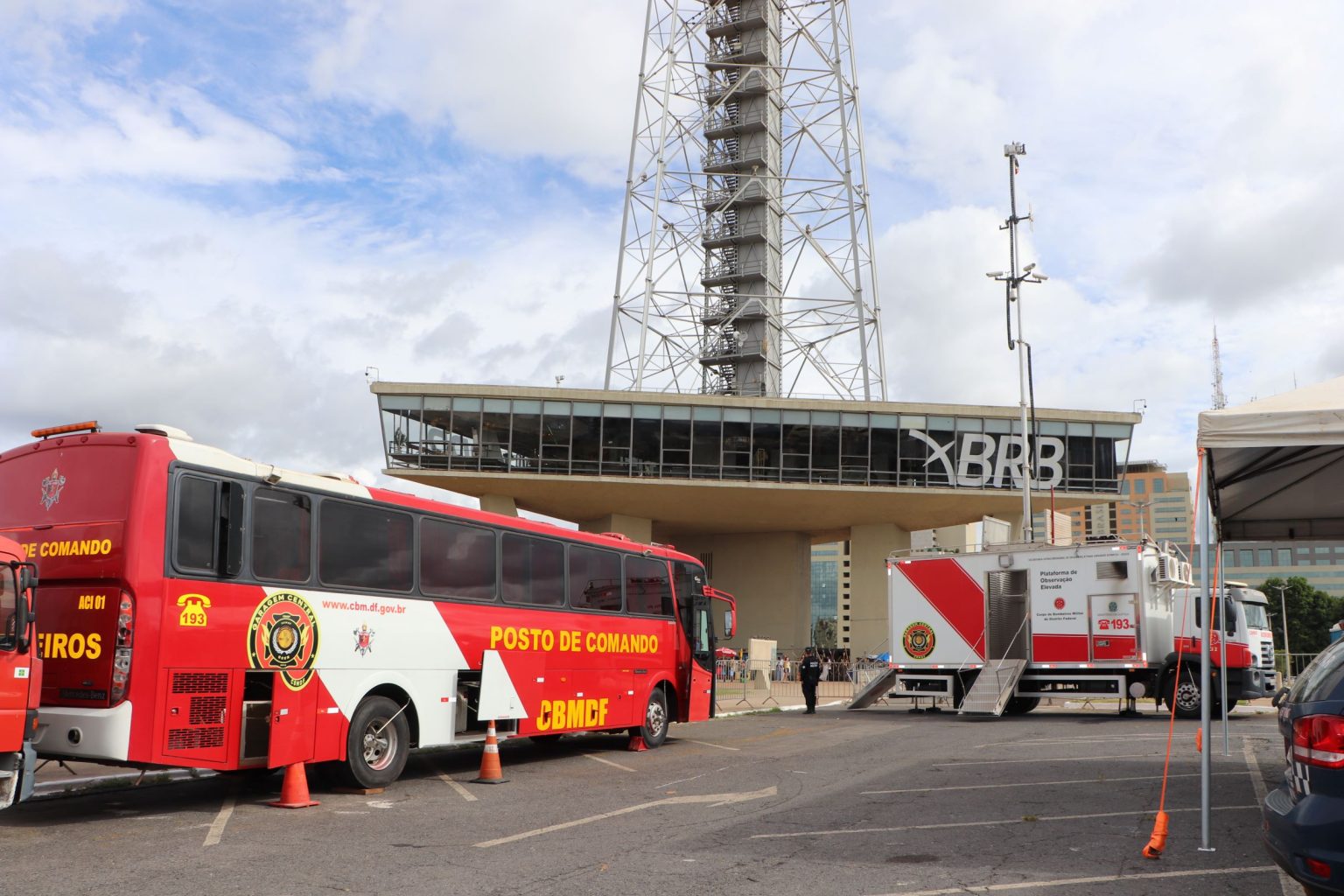 Corpo de Bombeiros está presente em pontos estratégicos para agir rapidamente em caso de emergência