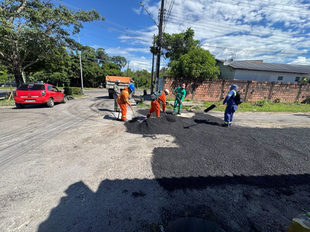 Prefeitura-de-Manaus-intensifica-operacao-Tapa-Buracos-no-Novo-Aleixo-e-reforca-seguranca-viaria-para-moradores-2