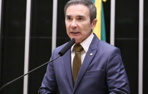 Projeto em análise na Câmara amplia regras para proteger renda e contas de idosos